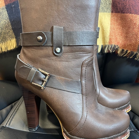 Italian heeled boots - Picture 4 of 6